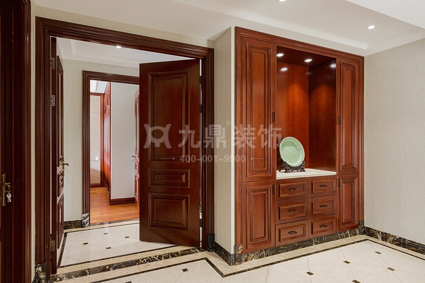 衣帽间装修效果图.jpg 衣帽间装修效果图.jpg